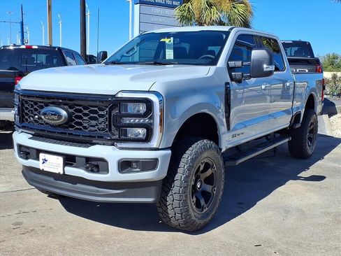 New 2026 Ford F250 XLT w/ XLT Premium Package AWD/4WD image 1