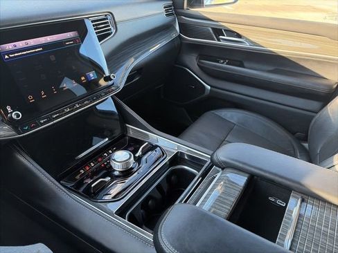 Used 2022 Jeep Wagoneer Series III image 31