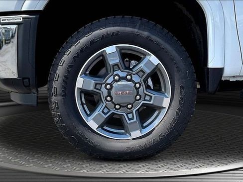 New 2025 GMC Sierra 2500 SLT w/ SLT Premium Package AWD/4WD image 13