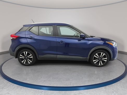 Used 2020 Nissan Kicks SV FWD image 4