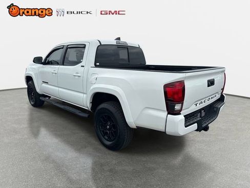 Used 2022 Toyota Tacoma SR5 w/ Technology Package RWD image 5