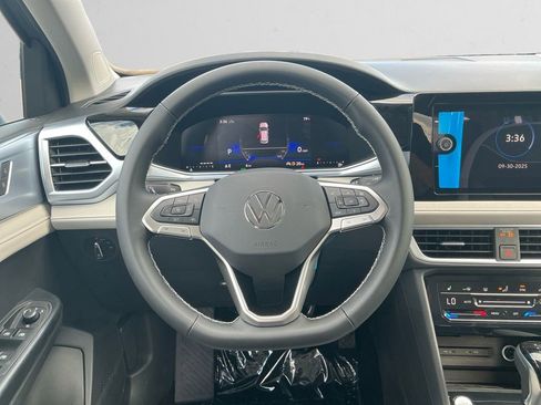 New 2025 Volkswagen Taos SE image 12