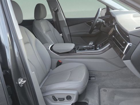 Used 2021 Audi Q7 2.0T Premium Plus w/ Executive Package image 18