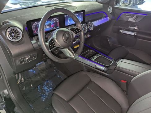 Used 2025 Mercedes-Benz GLB 250 image 13