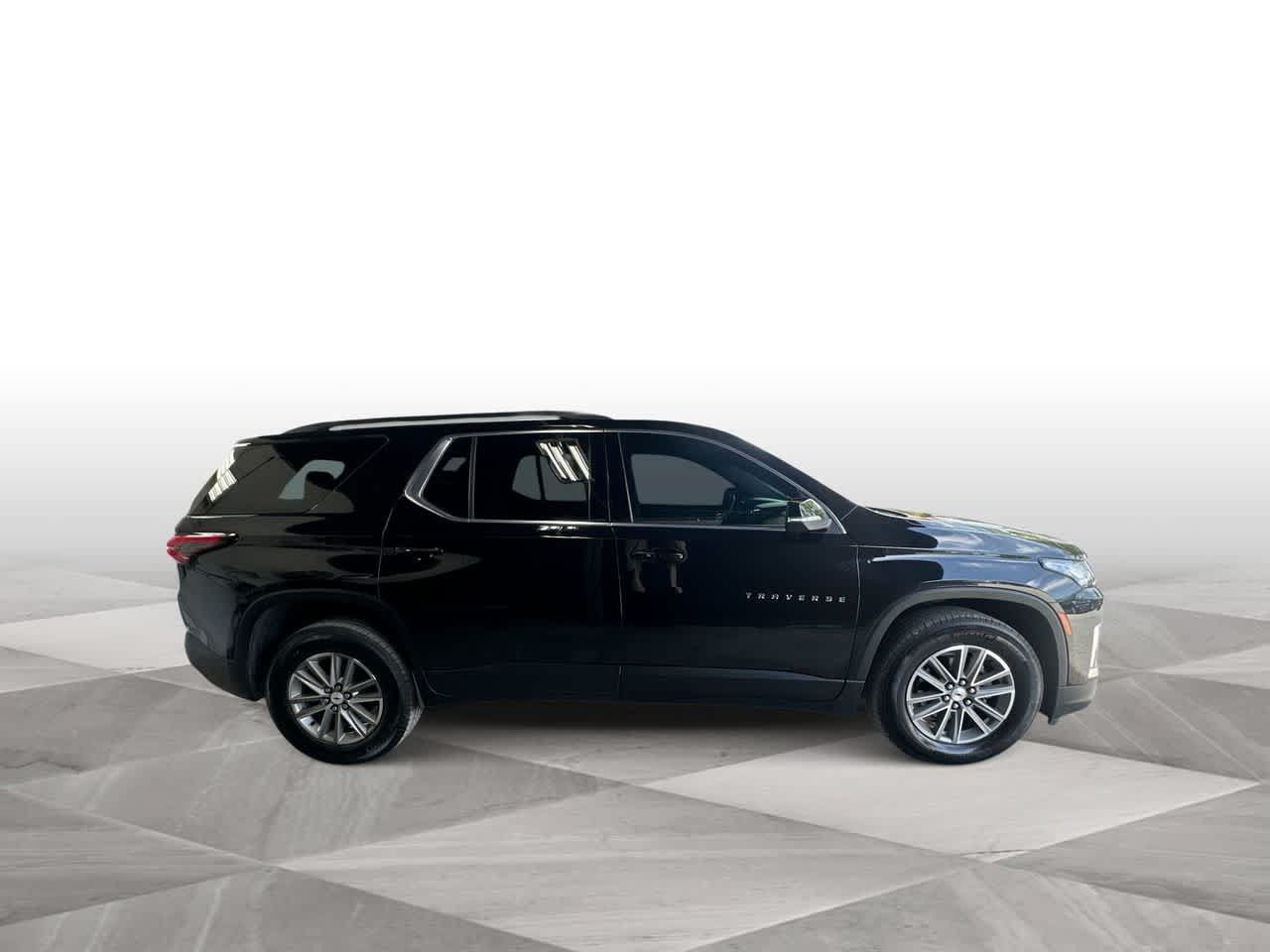Used 2023 Chevrolet Traverse LT FWD image 9