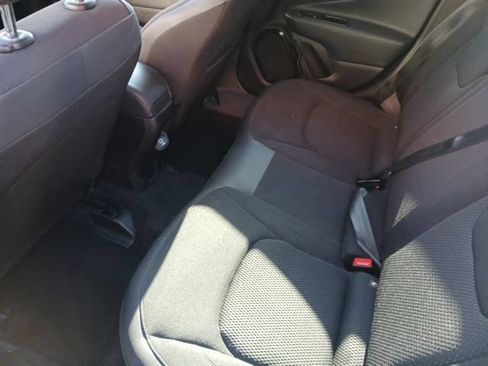 Used 2018 Jeep Renegade Altitude AWD/4WD image 11