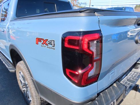 Used 2025 Ford Ranger Lariat w/ FX4 Off-Road Package image 9