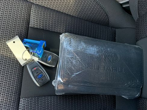 Certified 2025 Subaru Outback Premium image 5