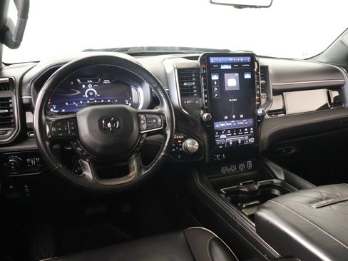 Used 2025 RAM 1500 Limited AWD/4WD image 2
