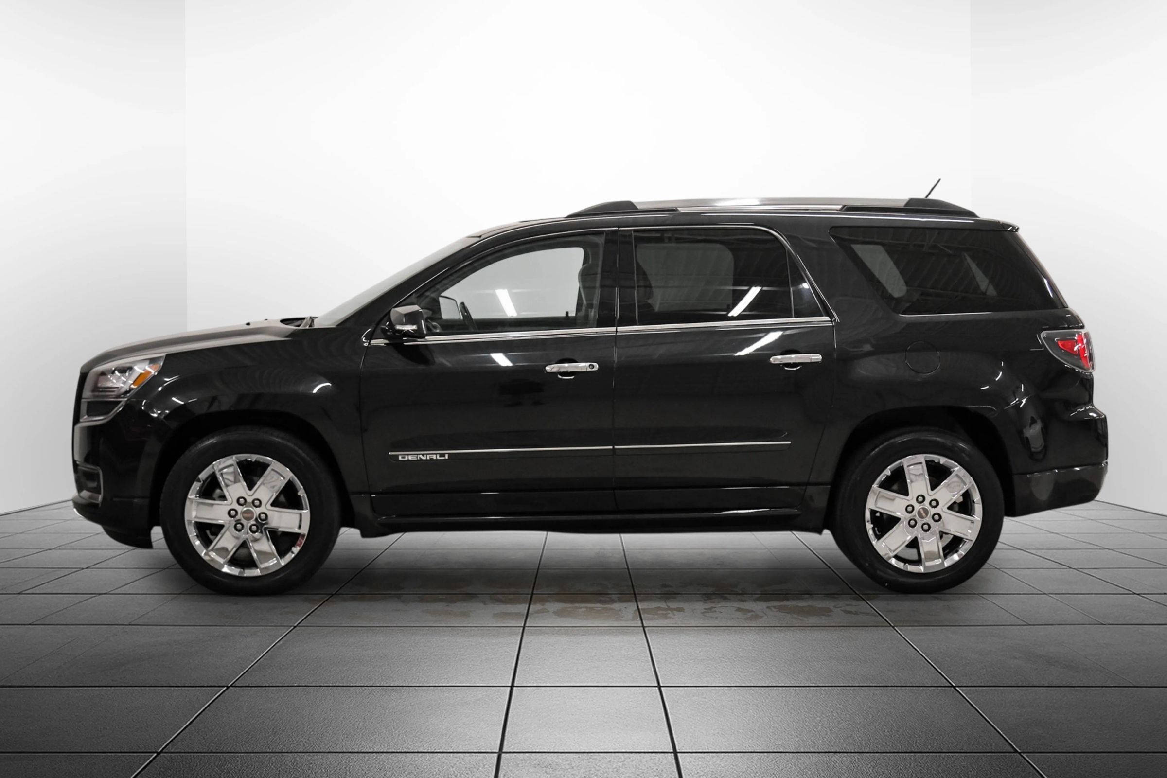 Used 2015 GMC Acadia Denali FWD image 12