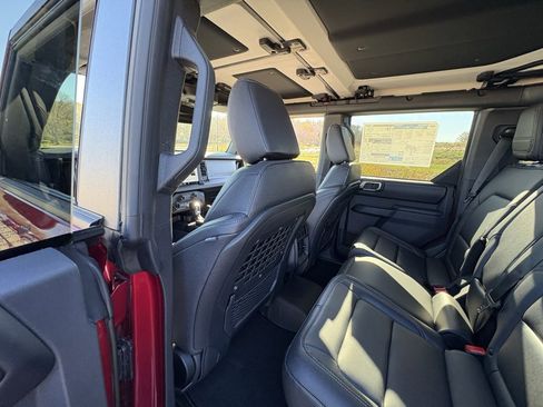 New 2025 Ford Bronco Badlands image 29