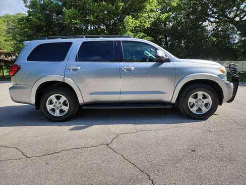 Used 2012 Toyota Sequoia SR5 w/ Premium Pkg RWD image 10
