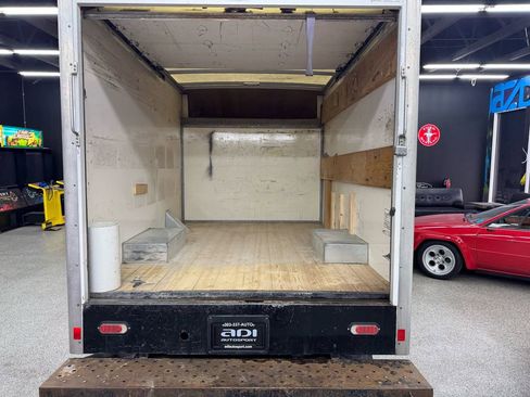 Used 2021 Chevrolet Express 3500 w/ Power Convenience Package image 11