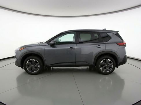 Used 2025 Nissan Rogue SV image 5