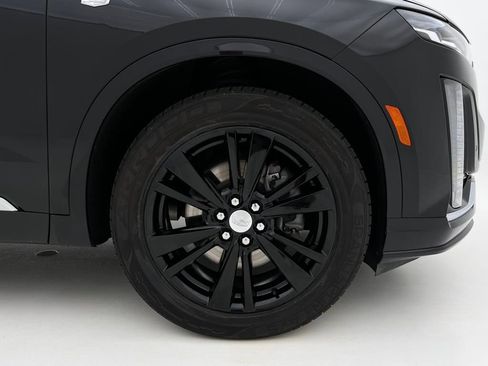 Used 2022 Cadillac XT6 Premium Luxury image 6