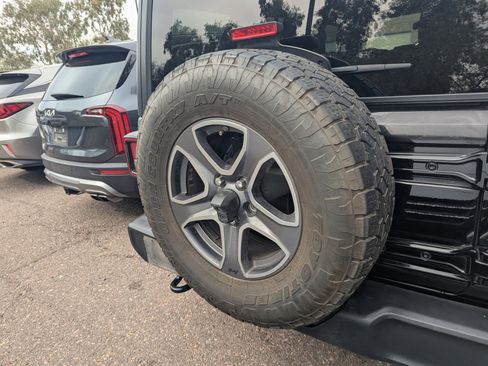 Used 2018 Jeep Wrangler Unlimited Sport S image 12