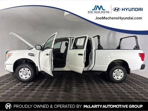 Used 2022 Nissan Titan S w/ HD Front GAWR Package image 11
