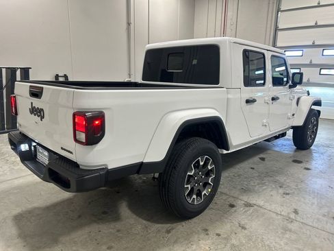 New 2026 Jeep Gladiator Sport image 6