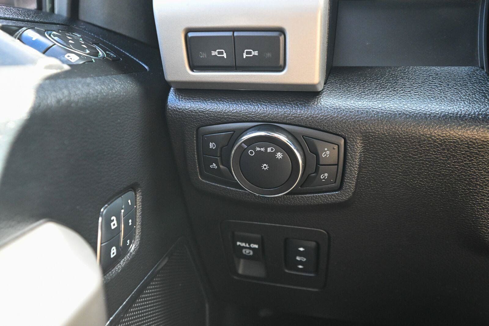 Certified 2018 Ford F150 Lariat w/ Equipment Group 502A Luxury AWD/4WD image 40