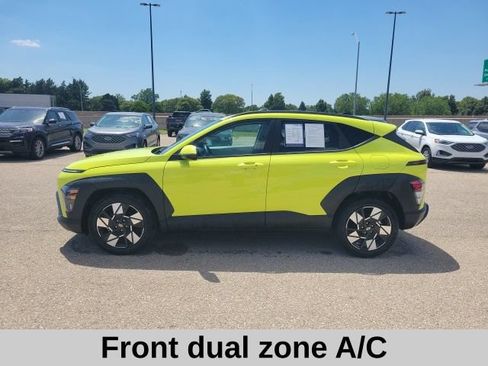 Used 2025 Hyundai Kona SEL FWD image 3