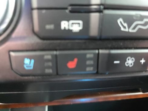 Used 2020 Ford F150 King Ranch w/ Equipment Group 601A Luxury AWD/4WD image 21