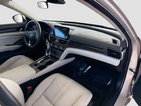 Used 2018 Honda Accord EX image 29