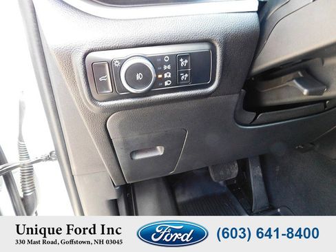 Used 2023 Ford Explorer XLT w/ Equipment Group 202A AWD/4WD image 14