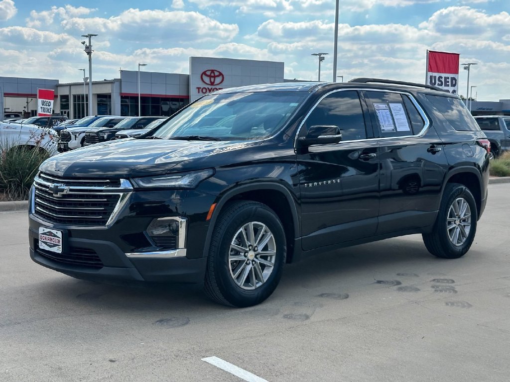 Used 2022 Chevrolet Traverse LT FWD image 7