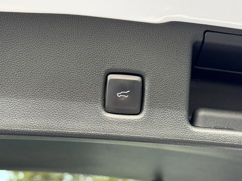 Used 2023 Ford Escape ST-Line Select AWD/4WD image 13