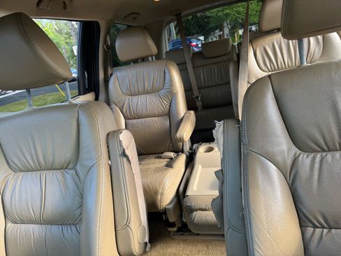 Used 2010 Honda Odyssey Touring image 12