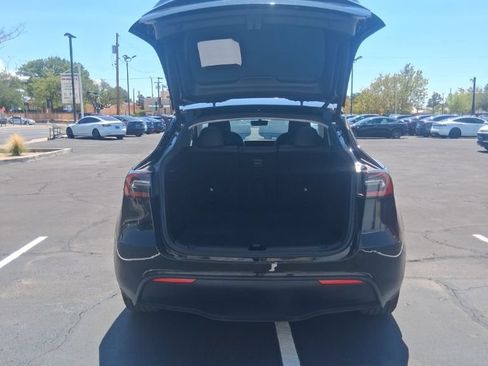 Used 2023 Tesla Model Y Long Range AWD/4WD image 11