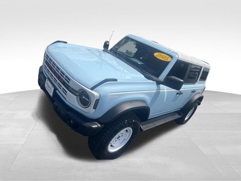 Used 2025 Ford Bronco Heritage Edition AWD/4WD image 9