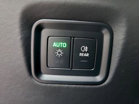 Certified 2024 Porsche Cayenne Coupe image 28