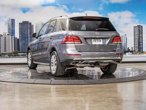 Certified 2017 Mercedes-Benz GLE 350 4MATIC image 9