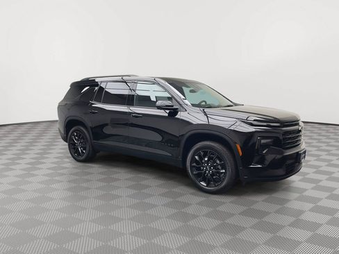 Certified 2025 Chevrolet Traverse LT w/ Midnight/Sport Edition AWD/4WD image 43