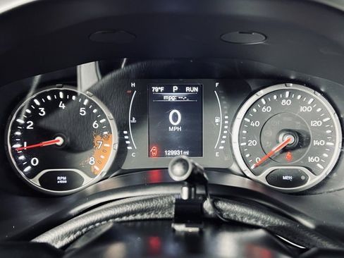 Used 2018 Jeep Renegade Latitude image 27