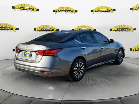 Used 2024 Nissan Altima 2.5 SV FWD image 6