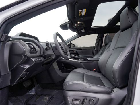 Used 2023 Toyota bZ4X Limited image 28