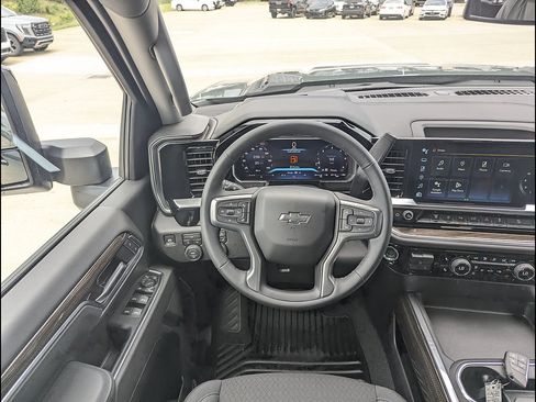 Used 2026 Chevrolet Silverado 2500 LT w/ Trail Boss Package AWD/4WD image 3