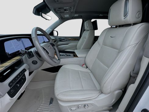 Used 2021 Cadillac Escalade ESV Sport Platinum AWD/4WD image 13