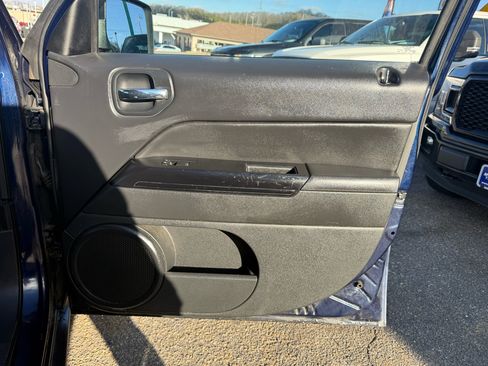 Used 2014 Jeep Patriot Latitude w/ Freedom Edition Package image 21