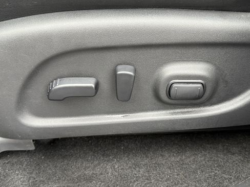 Used 2019 Nissan Pathfinder Platinum image 27