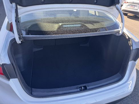 Used 2025 Toyota Corolla LE image 12