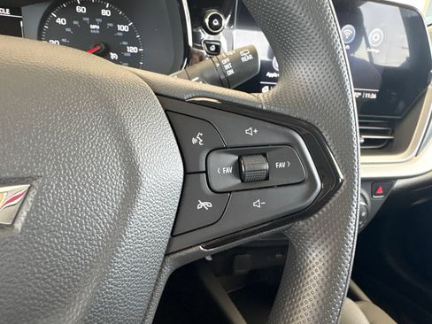 New 2026 Chevrolet Trax LS w/ LS Convenience Package FWD image 24