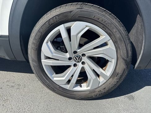 Used 2023 Volkswagen Atlas SE w/ Panoramic Sunroof Package image 7