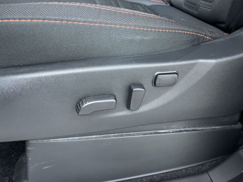 Certified 2025 Nissan Frontier PRO-4X image 12