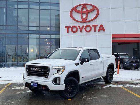 Used 2022 GMC Sierra 1500 AT4 w/ AT4 Premium Package image 1