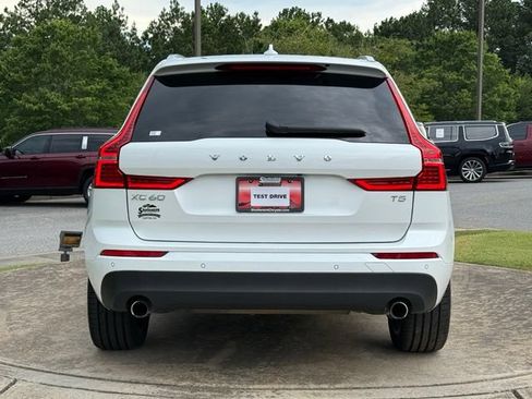Used 2021 Volvo XC60 T5 Momentum FWD image 6