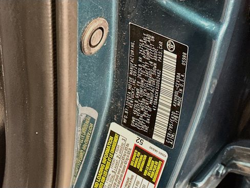 Used 2025 Toyota Camry SE FWD image 12