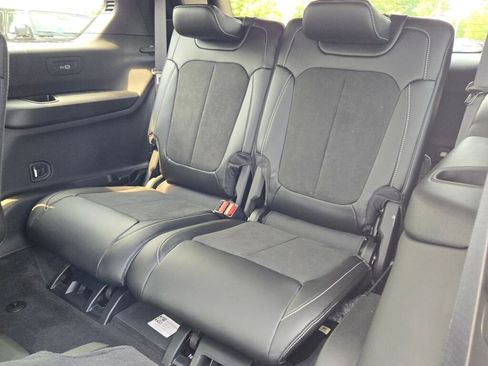 New 2025 Jeep Grand Cherokee L Laredo image 19